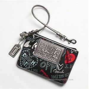 Poppy Coach wristlet